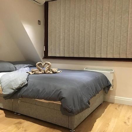 Studio Flat In The Heart Of Golders Green Лондон Екстериор снимка