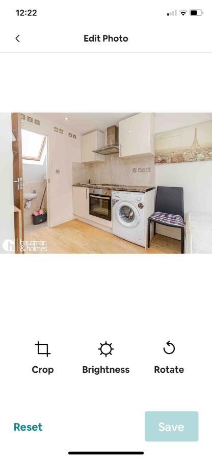 Studio Flat In The Heart Of Golders Green Лондон Екстериор снимка